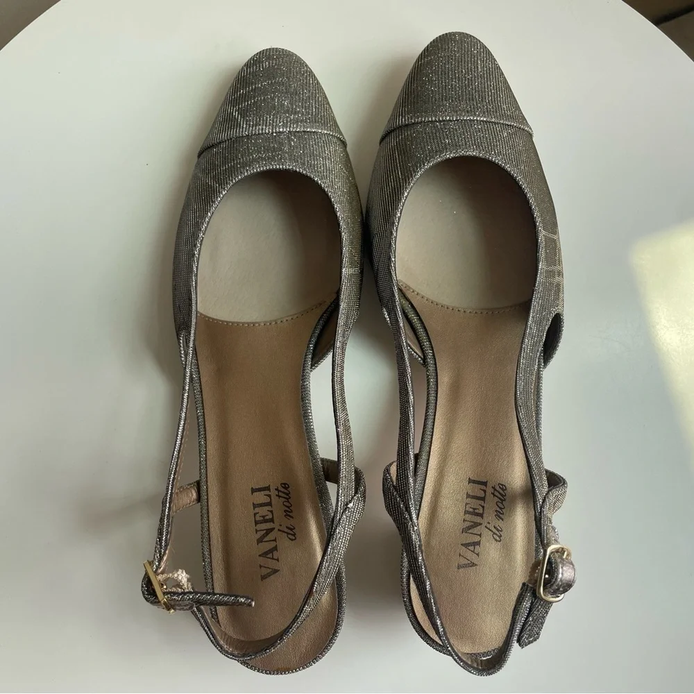 Vaneli Aliz Slingback Heels in Platinum Nizza Metallic Size 9